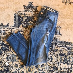 Distress skinny jean